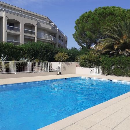 T2 Bord De Mer Avec Jardin Et Piscine Saint Aygulf Exterior photo