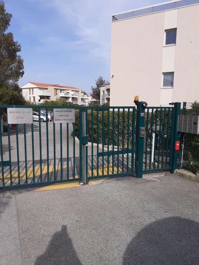 T2 Bord De Mer Avec Jardin Et Piscine Saint Aygulf Exterior photo