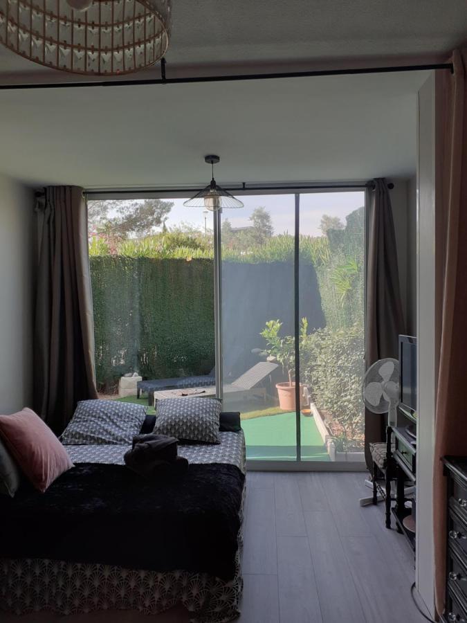 T2 Bord De Mer Avec Jardin Et Piscine Saint Aygulf Exterior photo